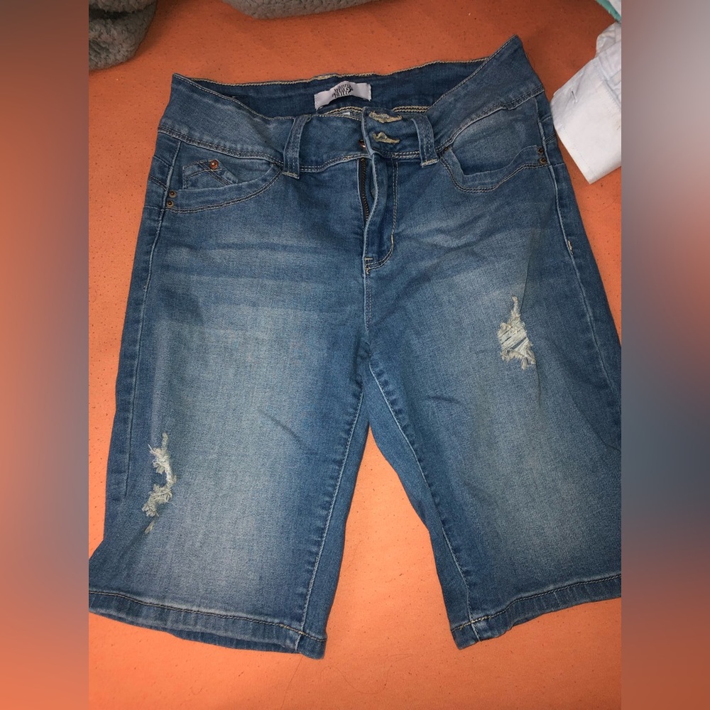 Women capris shorts size 5